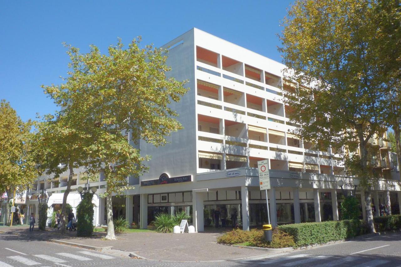 Appartamenti Ferrari Bibione Exteriör bild